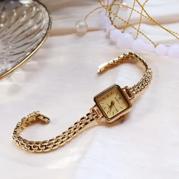 2023 Новые женские часы Кварцевые наручные часы с квадратной ручкой Женский браслет Маленький Универсальный водонепроницаемый в стиле ретро
