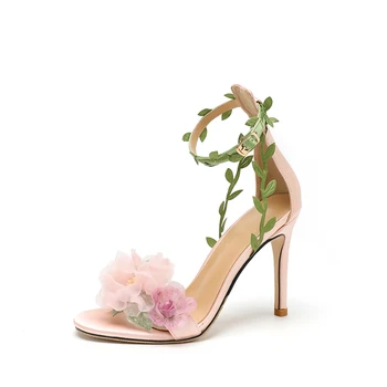 2023 Новые модные свадебные элегантные босоножки с атласным цветком на шнуровке, летние пикантные женские туфли в римском стиле на тонком высоком каблуке розового цвета