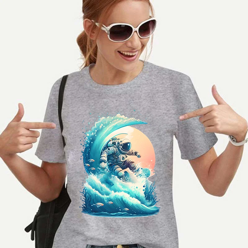 Акварельная футболка для серфинга с астронавтами, летние футболки с милым рисунком, уличная одежда в стиле хип-хоп, Y2k, топ в стиле гранж, женская одежда, графические футболки Изображение 0