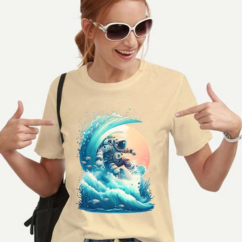 Акварельная футболка для серфинга с астронавтами, летние футболки с милым рисунком, уличная одежда в стиле хип-хоп, Y2k, топ в стиле гранж, женская одежда, графические футболки Изображение 4