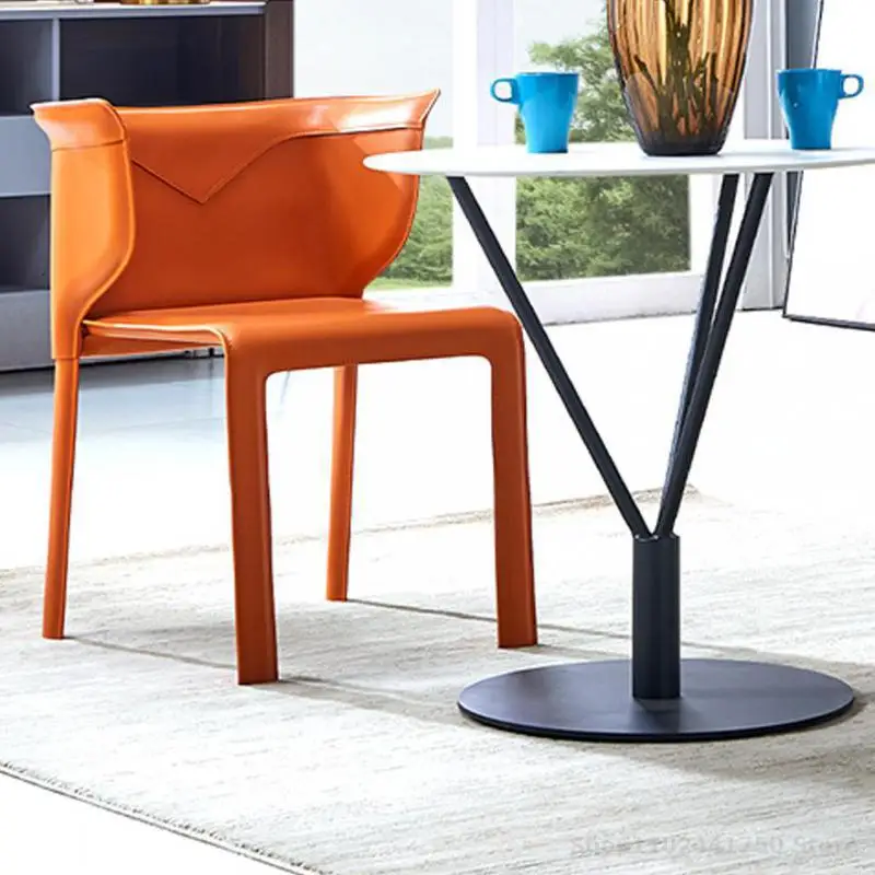 Изготовленное на заказ Роскошное скандинавское Кожаное кресло с простым седлом и креативным Подлокотником, Стул для домашней столовой, кафе с сетчатой красной спинкой, Дизайнерское кресло Изображение 2
