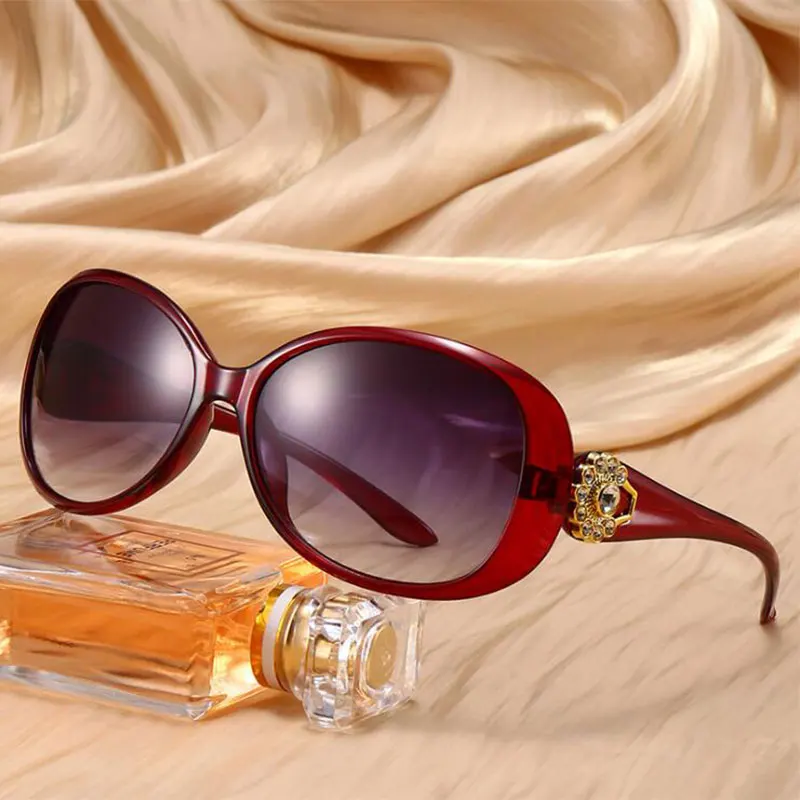 Модные солнцезащитные очки с градиентом в виде бабочки и бриллианта, женские большие пластиковые солнцезащитные очки, винтажные очки для женщин класса люкс UV400 Изображение 1