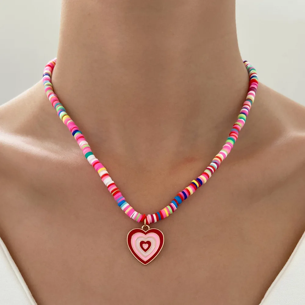 Новое богемное красочное ожерелье с подвеской из мягкой керамики Love для женщин, милое ожерелье карамельного цвета 2023, ювелирные аксессуары Изображение 0