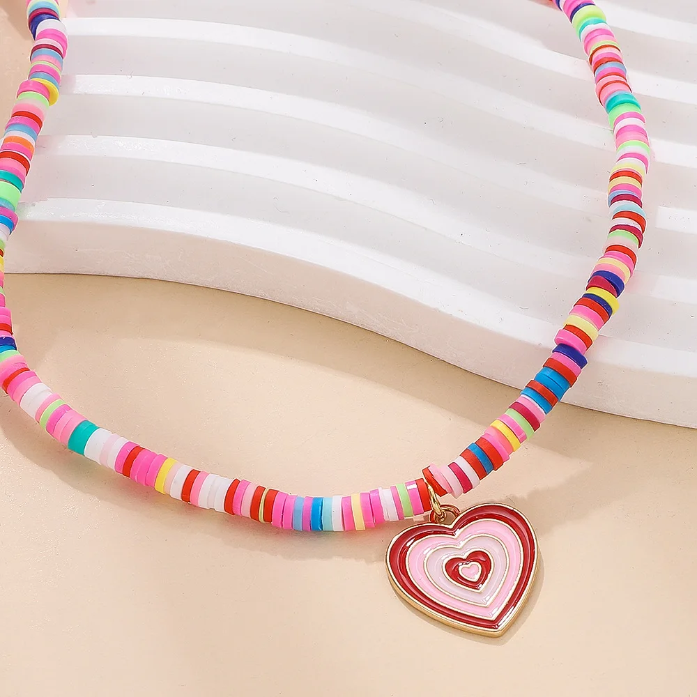 Новое богемное красочное ожерелье с подвеской из мягкой керамики Love для женщин, милое ожерелье карамельного цвета 2023, ювелирные аксессуары Изображение 4