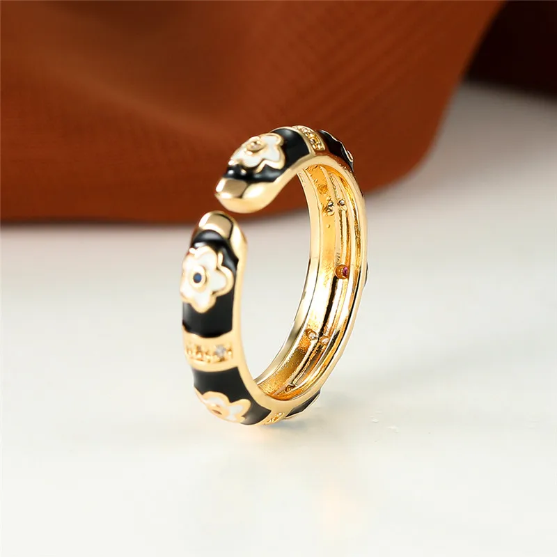 Роскошное Женское Маленькое Черное Регулируемое кольцо, Классическое Обручальное кольцо золотого цвета, Минималистичные Металлические Открытые обручальные кольца для женщин Изображение 2