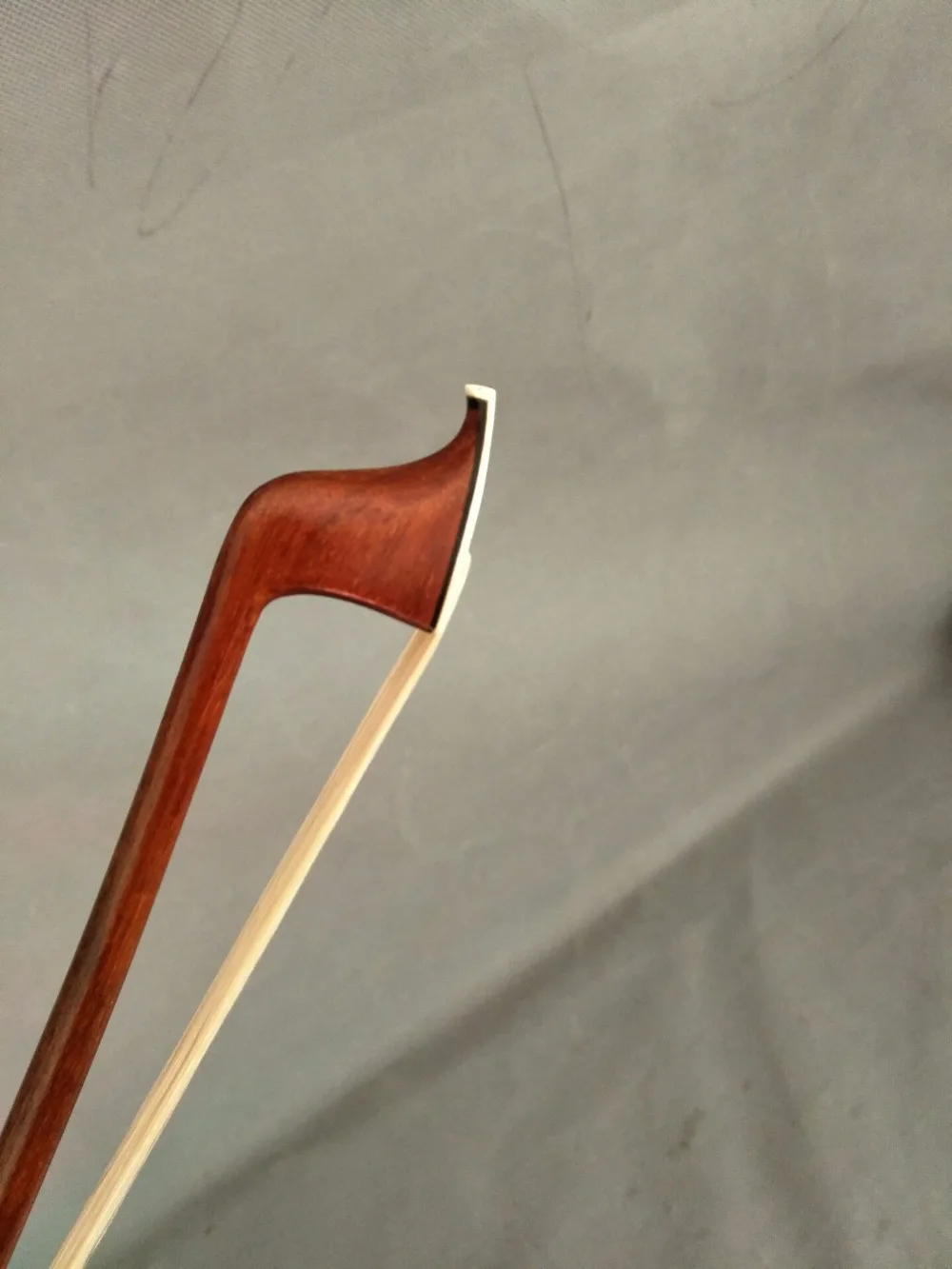 Смычок для виолончели из высококачественного бразильского дерева, красивая лягушка, размер 4/4 Изображение 3