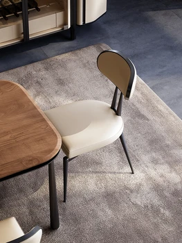 Легкий Роскошный обеденный стул Современный Простой повседневный стул для гостиной Обеденный стул премиум-класса Дизайнерское кресло со спинкой