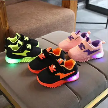 Новая детская светящаяся обувь Для девочек и мальчиков, Дышащая сетка, мигающие огни, Модные кроссовки для малышей, Светодиодные кроссовки для маленьких детей