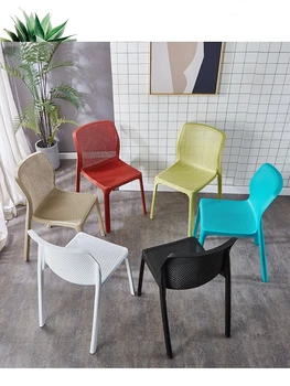 Скандинавский стул Ленивый шезлонг Простые современные Пластиковые обеденные стулья Модный стул с утолщенной удобной спинкой для гостиной
