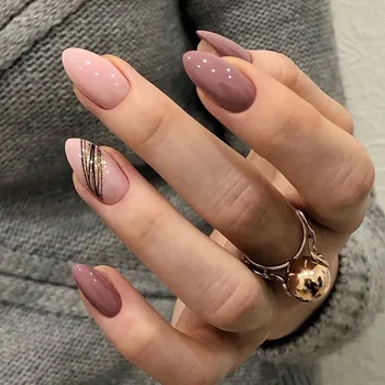 Телесно-розовые короткие накладные ногти аксессуары с золотисто-черными блестящими линиями дизайна французские миндальные кончики нажимаются на искусственные накладные ногти